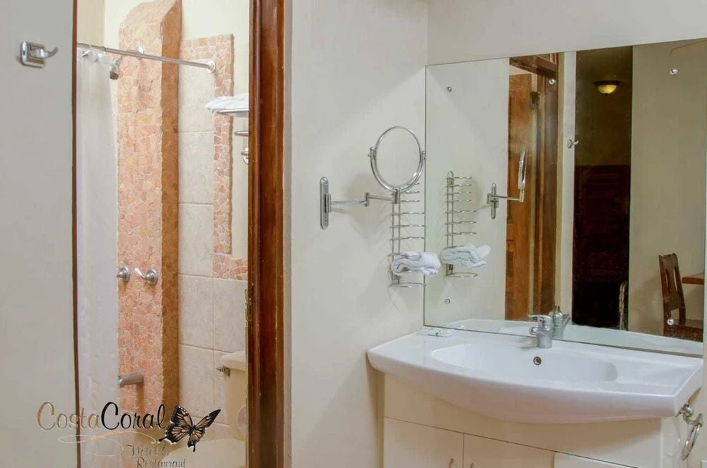 Hotel y Restaurante Costa Coral - фото 6