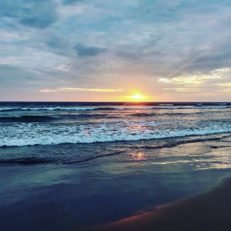 Morjim Sunset Guesthouse