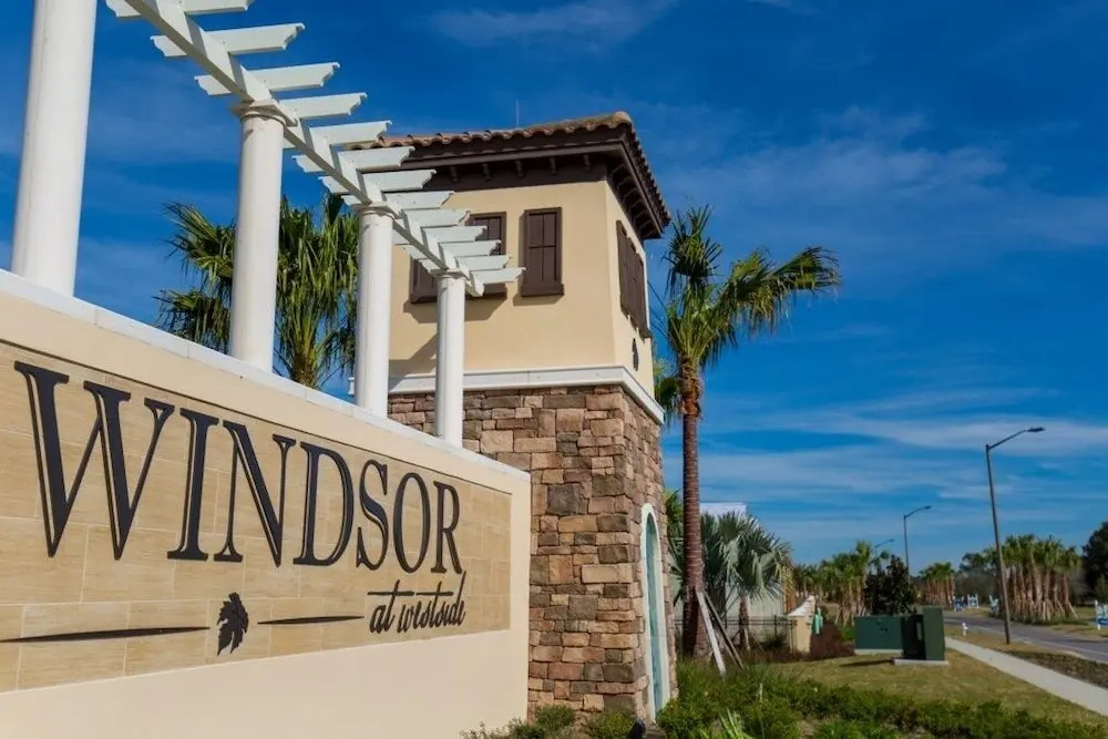 Luxury Resort Living Minutes Fom Disney 5 Bedroom Home