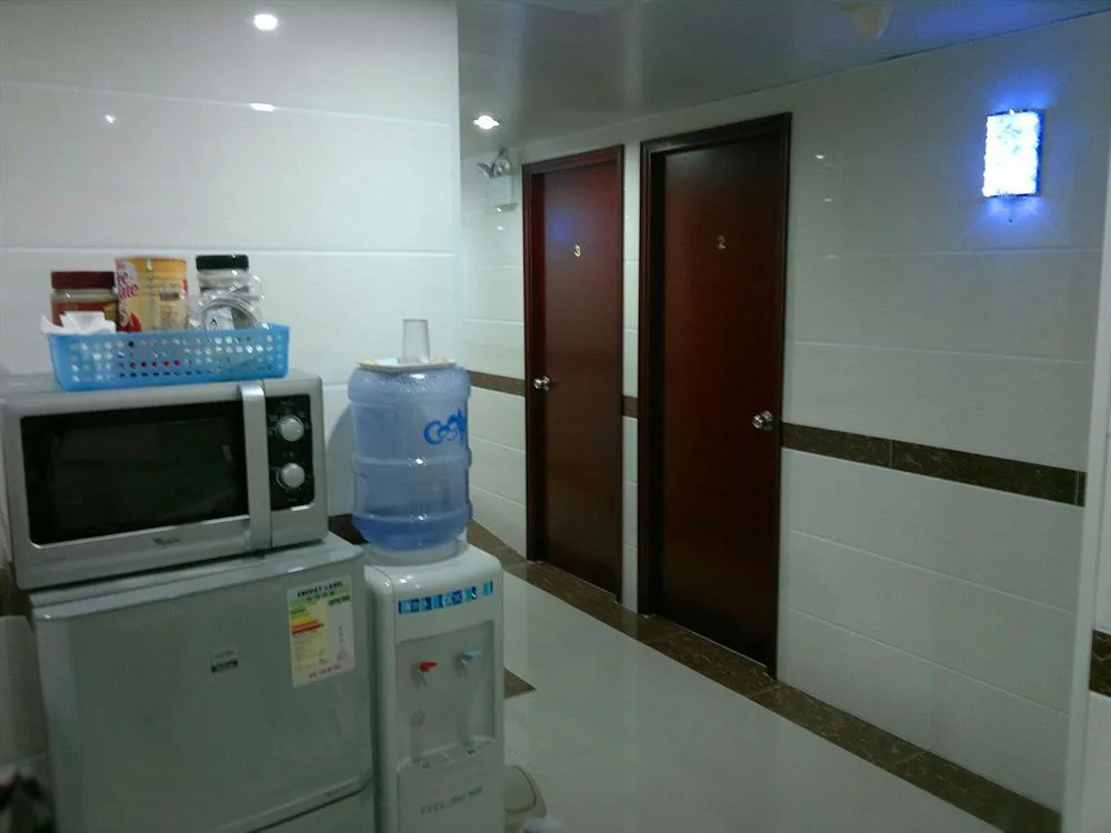 Food & Beverage