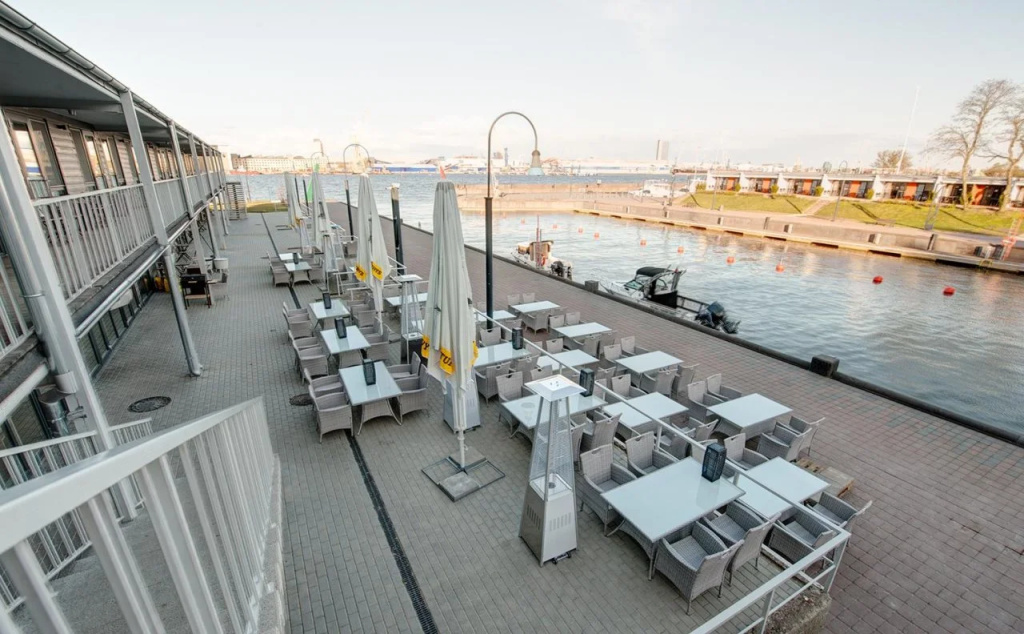Beach & Waterfront