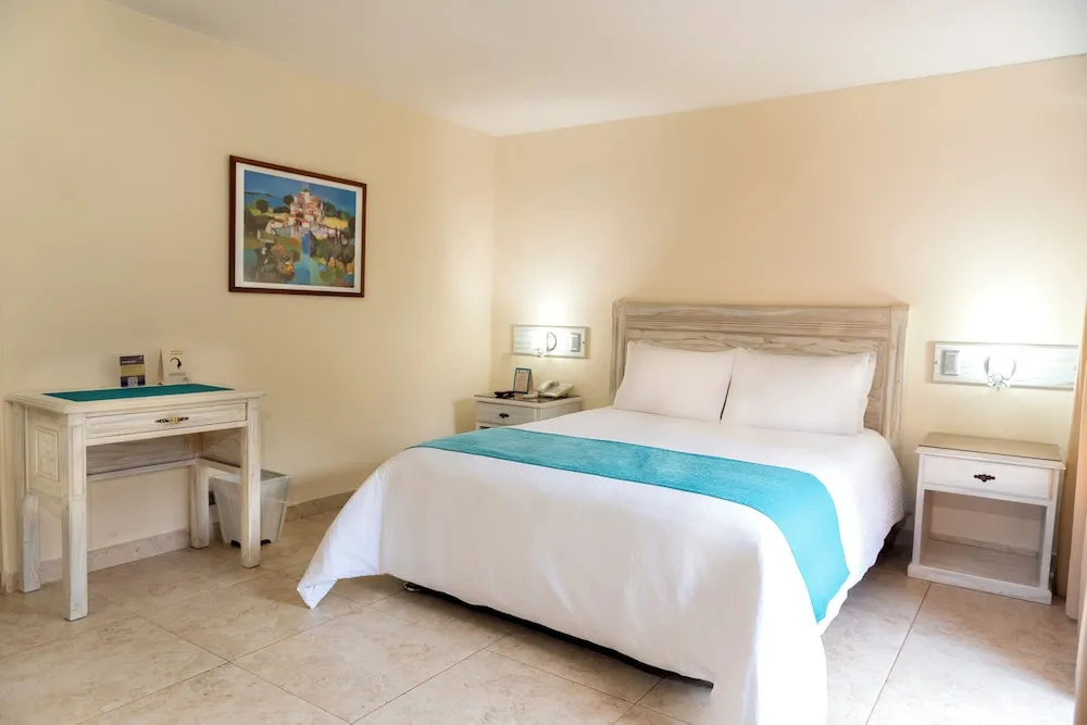 Superior Double room with city view (full double bed)