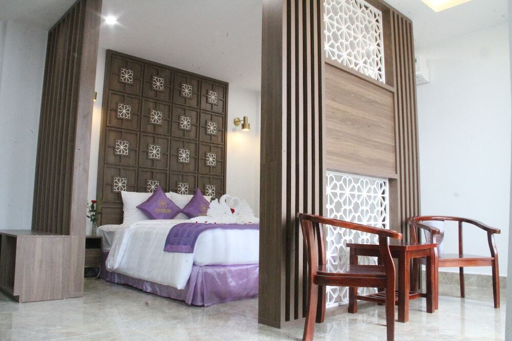 Номер Standard в Golden Inn Hotel