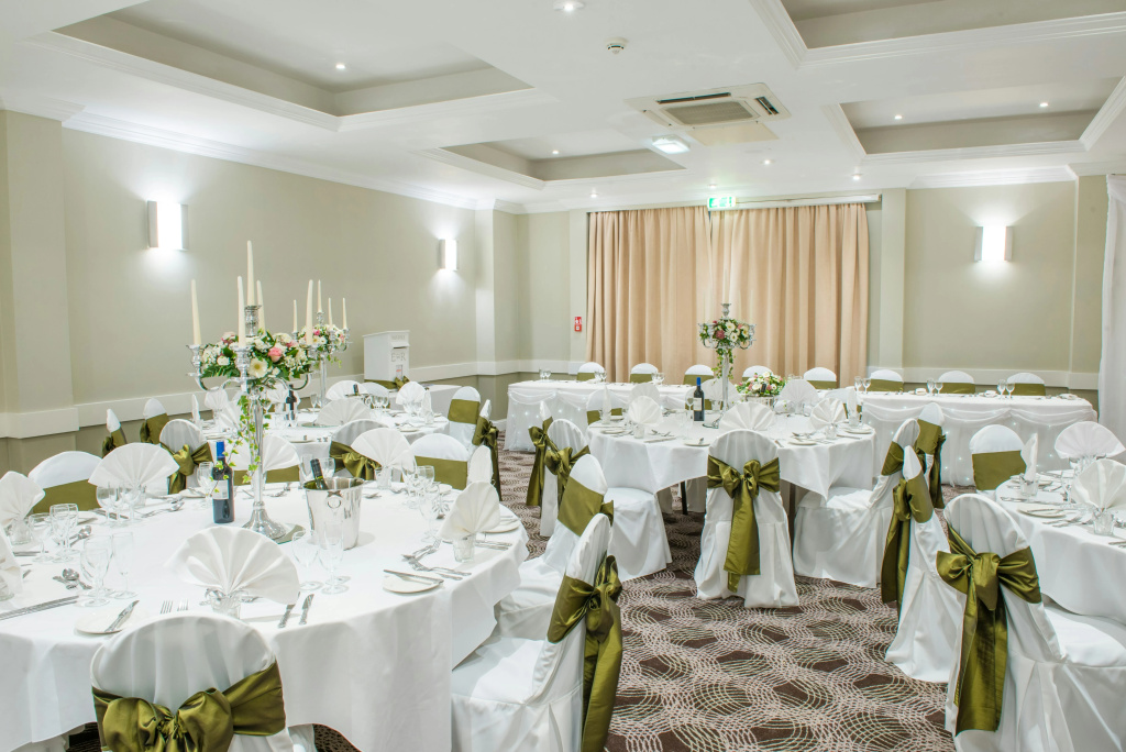 Holiday Inn Cardiff - North M4 by IHG - Général