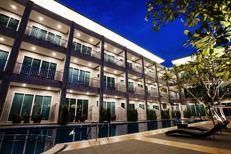 Deluxe Double room with balcony and with pool view (full double bed)