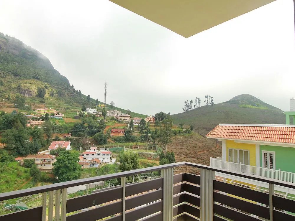 Oyo 14240 Mohan Residency