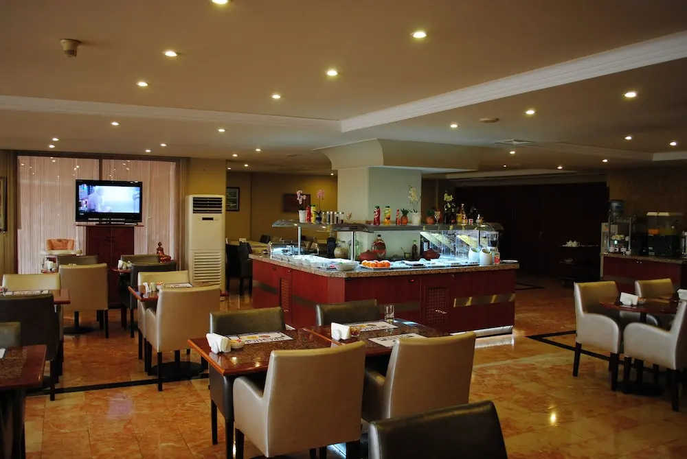 Food & Beverage