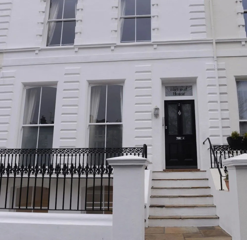 Bicknell House Hyde 1st