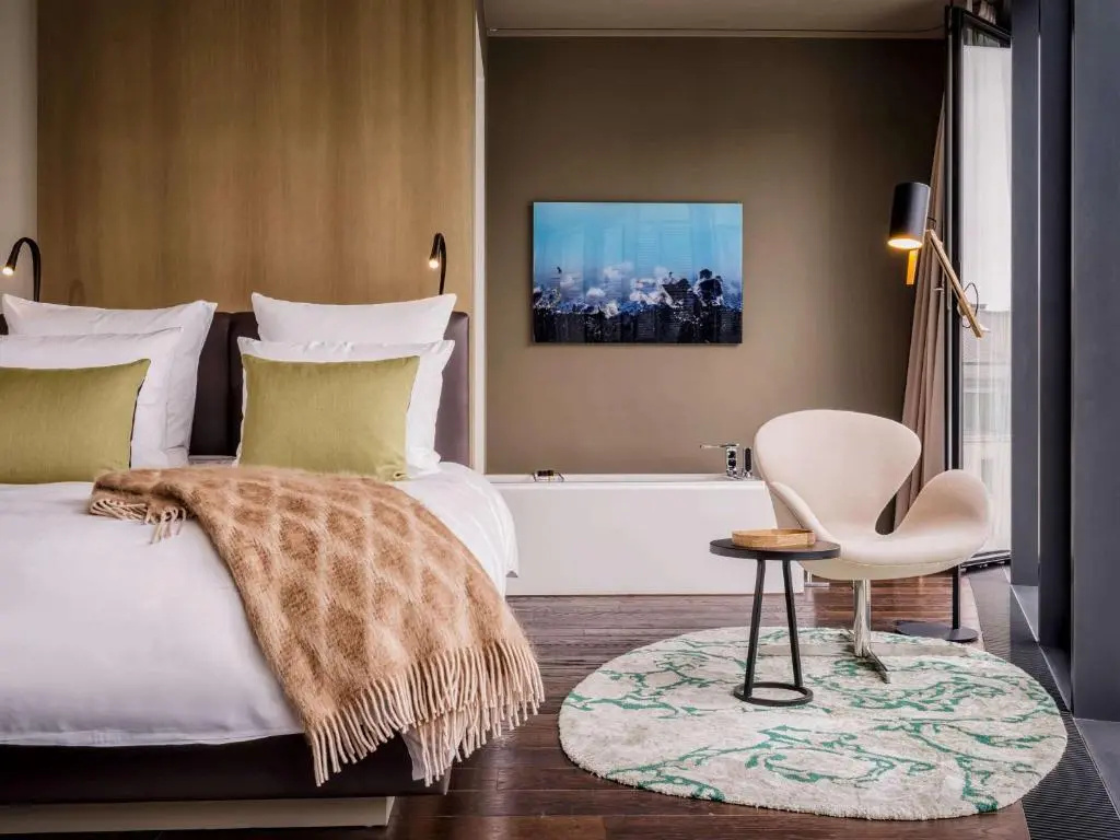So Embassy Double room (full double bed)