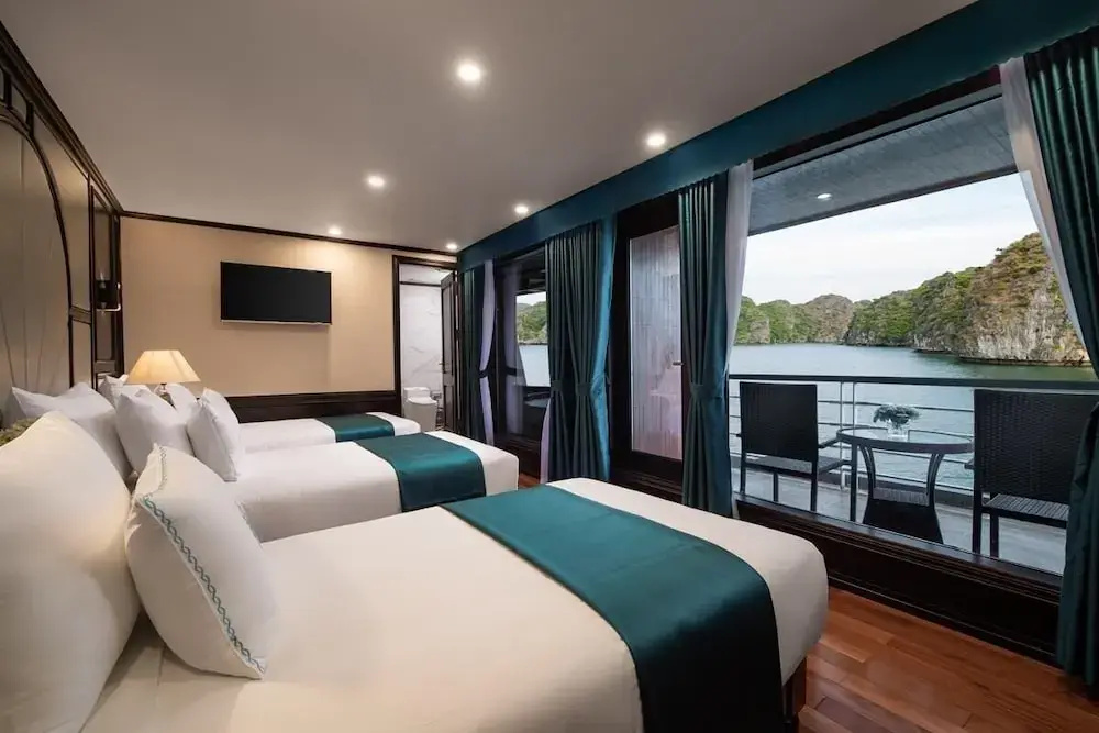 Triple Junior Suite with balcony