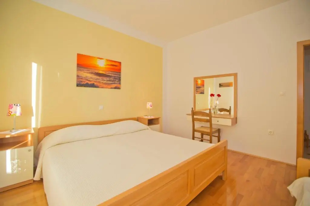 1 Bedroom Apartment with sea view