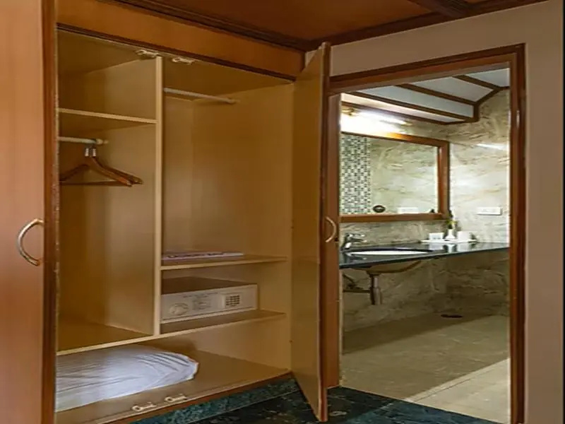 Premier room