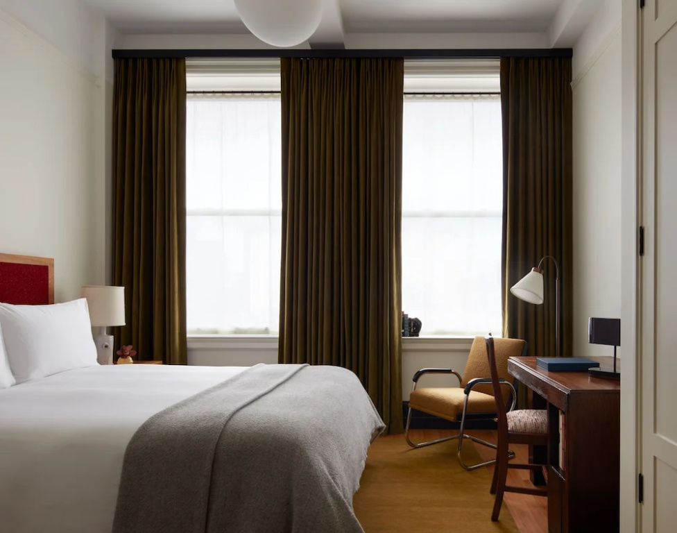 Classic Double room (full double bed)