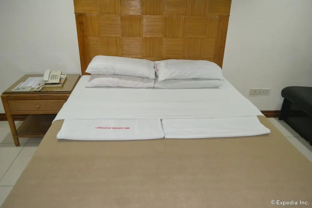Deluxe Double room (full double bed)
