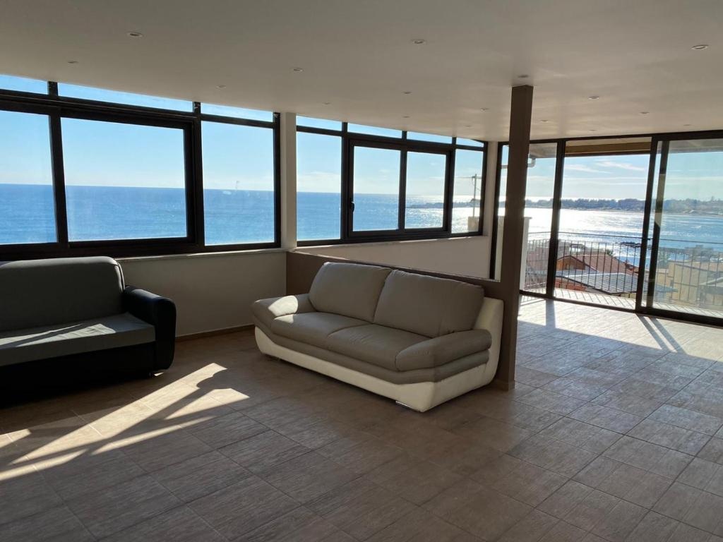 Nick and Santos Holiday Homes 7