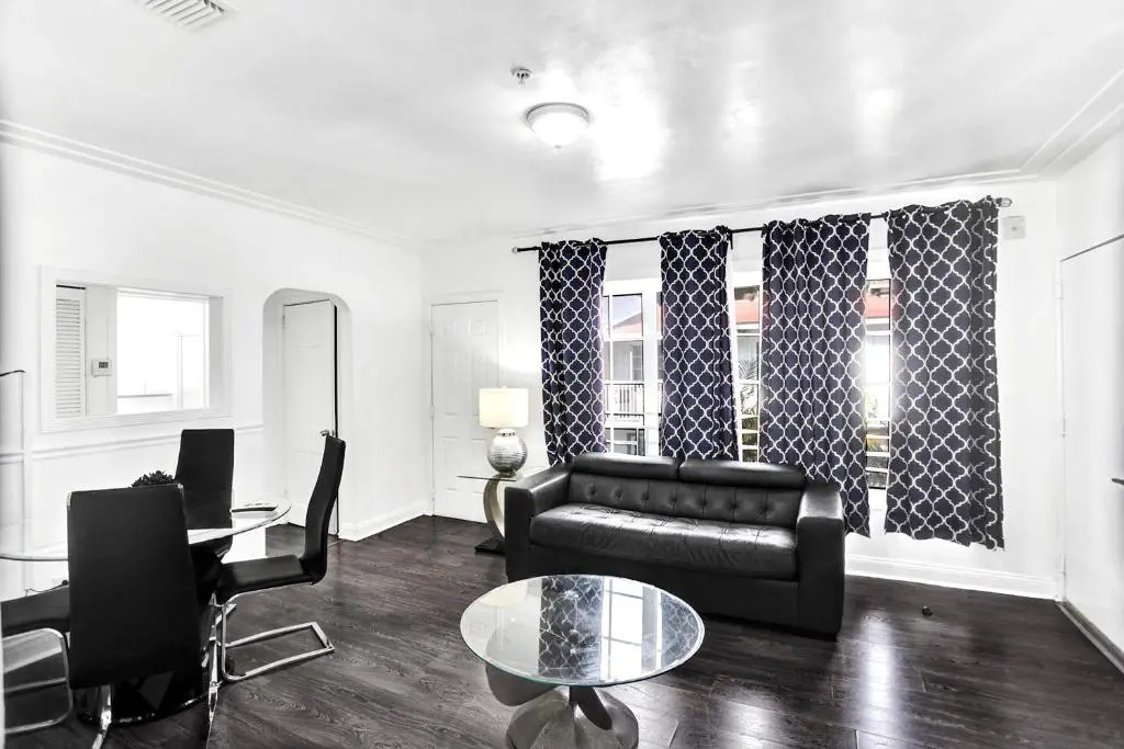 Courtyard Apartments Part of the Oasis Casita Collection - Chambres