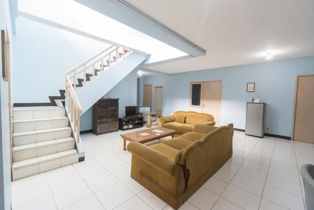 OYO 2110 Rotterdam Guest House