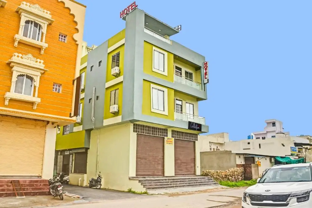 Collection O Hotel Thakur