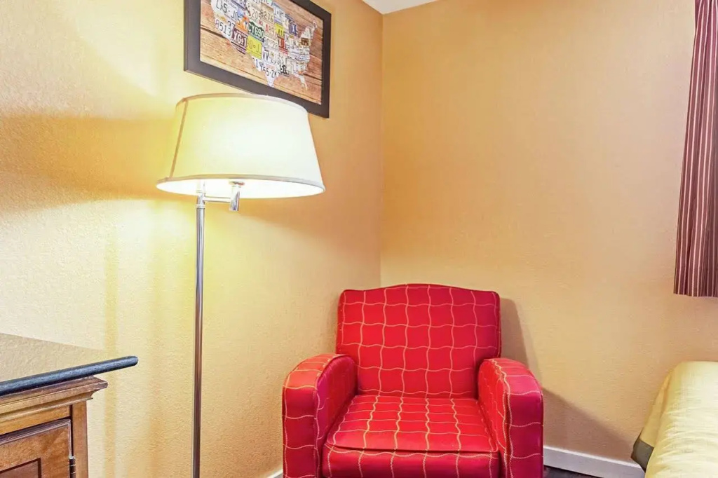 Econo Lodge - фото 28