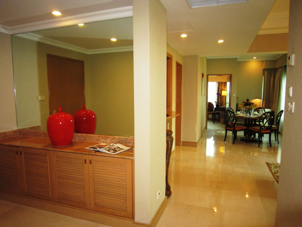 Lobby & Reception