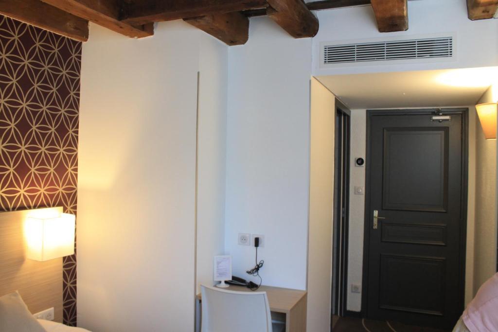 Hotel Amboise Le Blason by null
