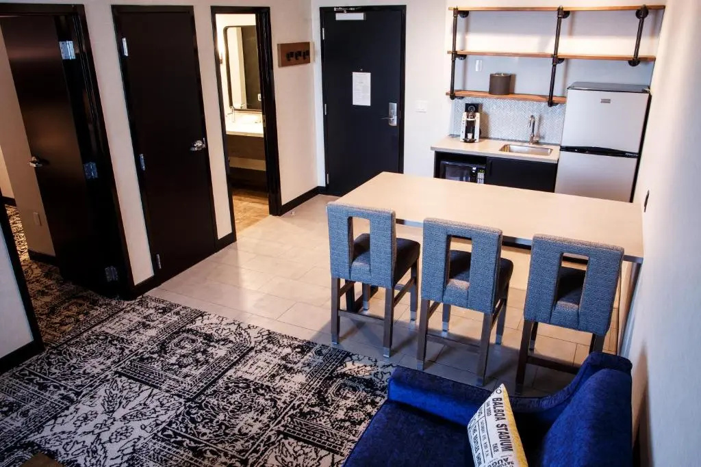 Deluxe Suite