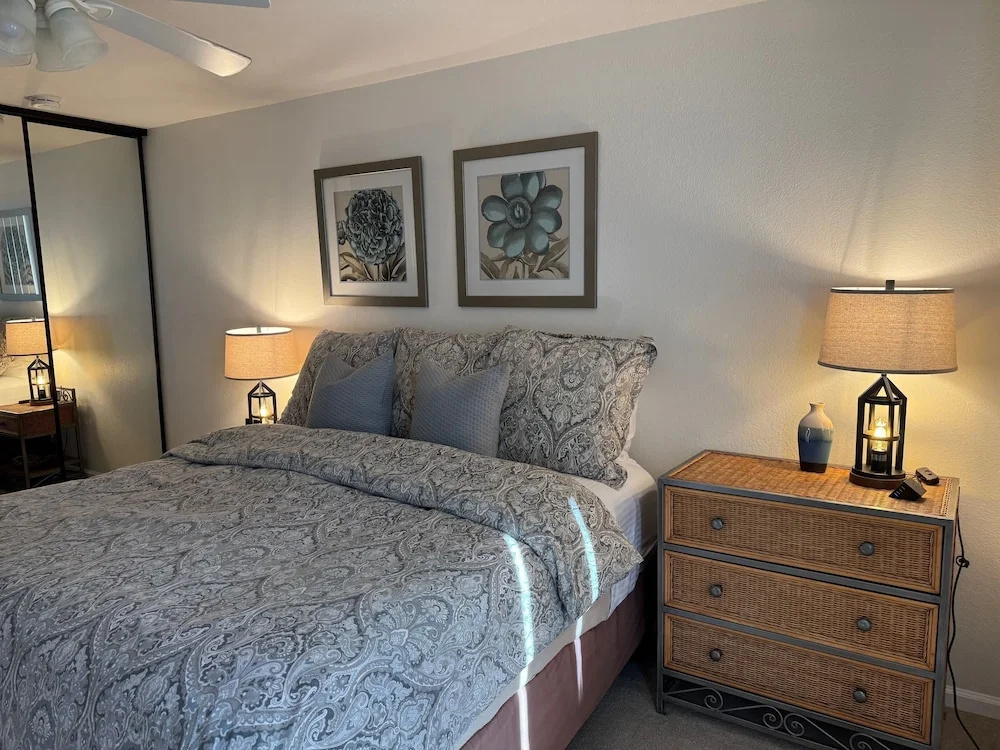 Standard Double room with balcony and with ocean view (full double bed)