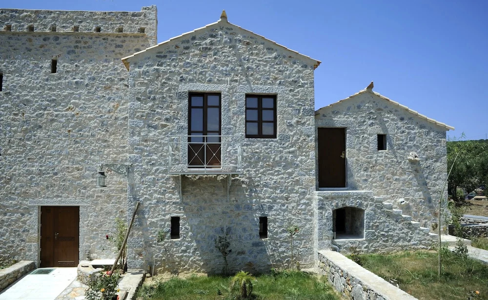 Xemoni Hotel