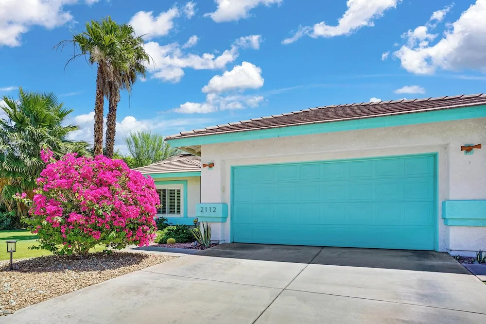 Casa Solara is a Quintessential Palm Springs Retreat!