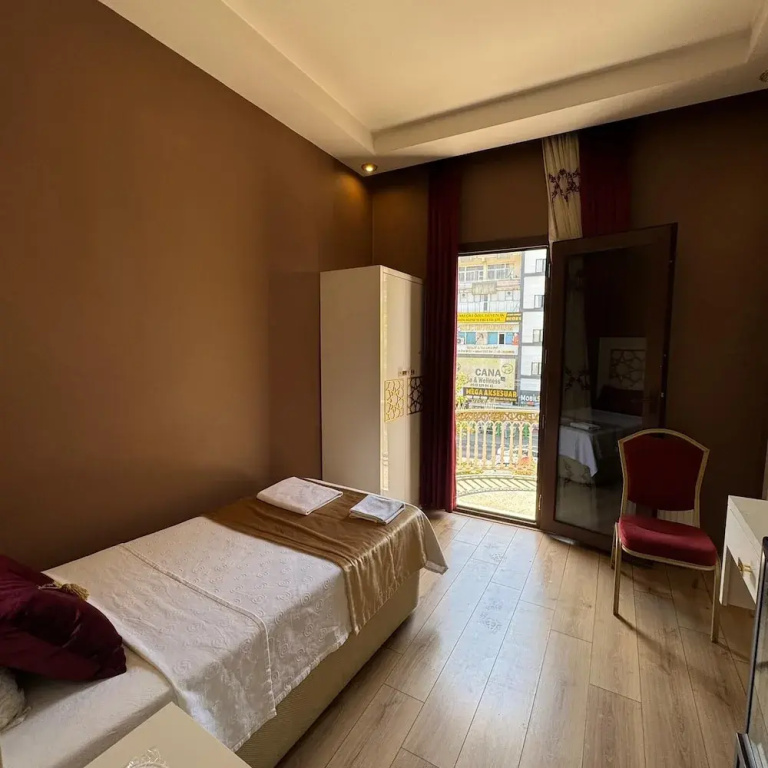 Economy room