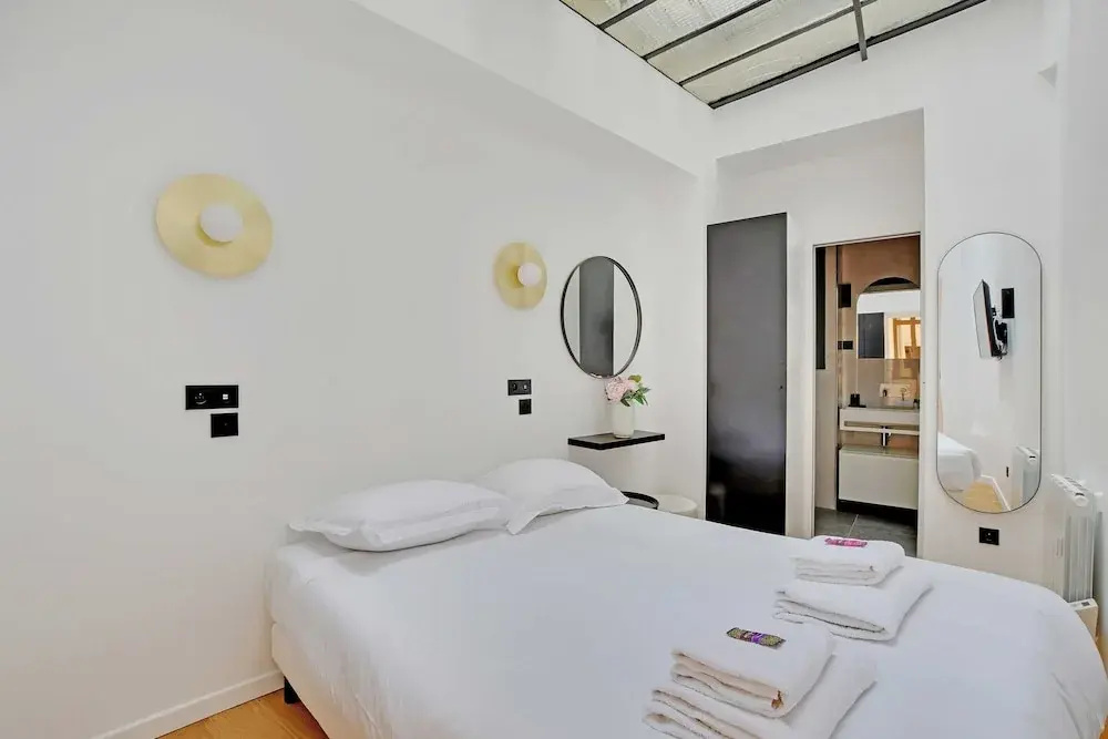 Authentic apt - 2br/6p - Rue des Martyrs - Opera — фото