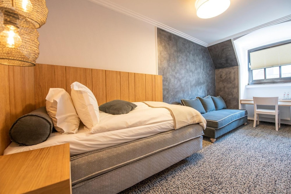 Economy room