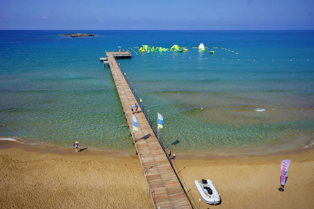 Beach & Waterfront