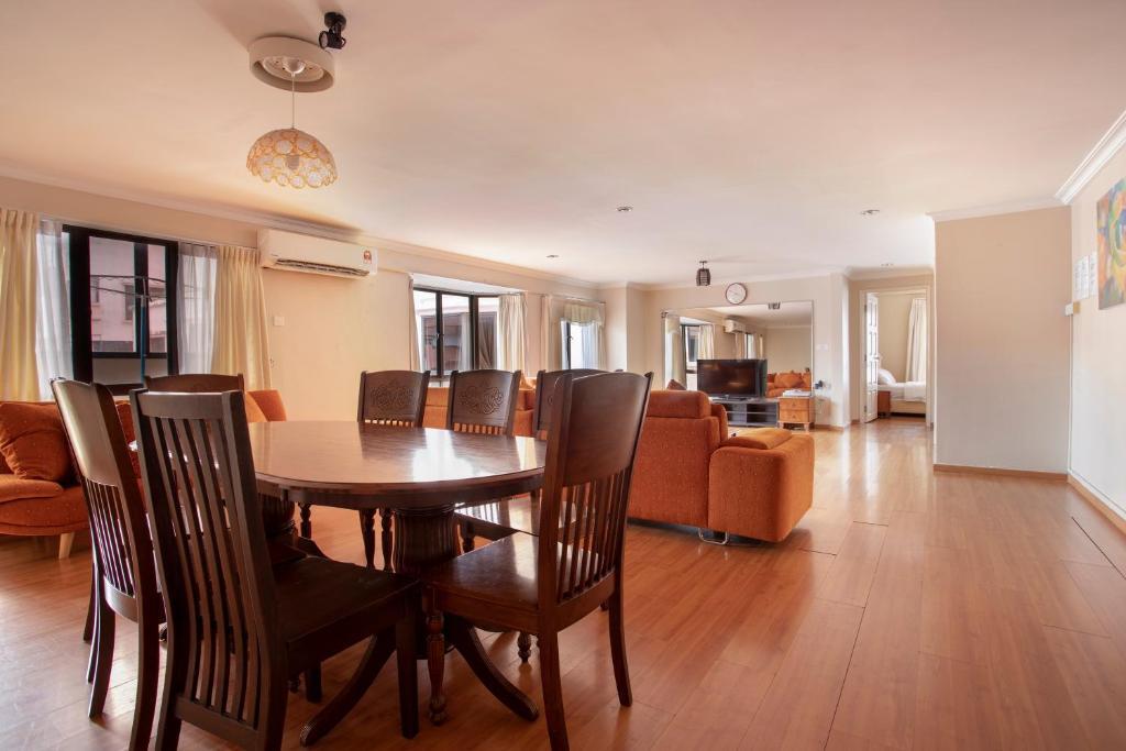 Marina Vacation Condos @ Marina Court Resort Condominium