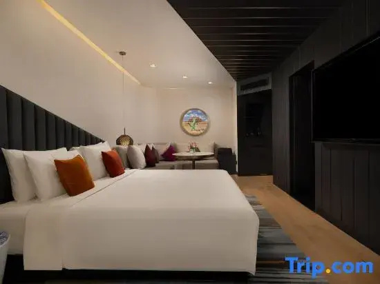 Standard room with courtyard view