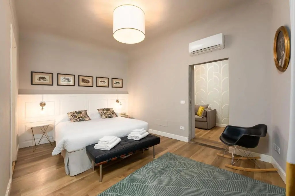 Deluxe Apartment