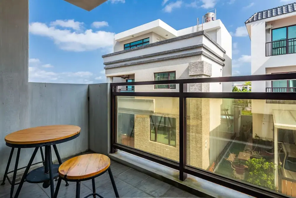 Standard Quadruple room with city view