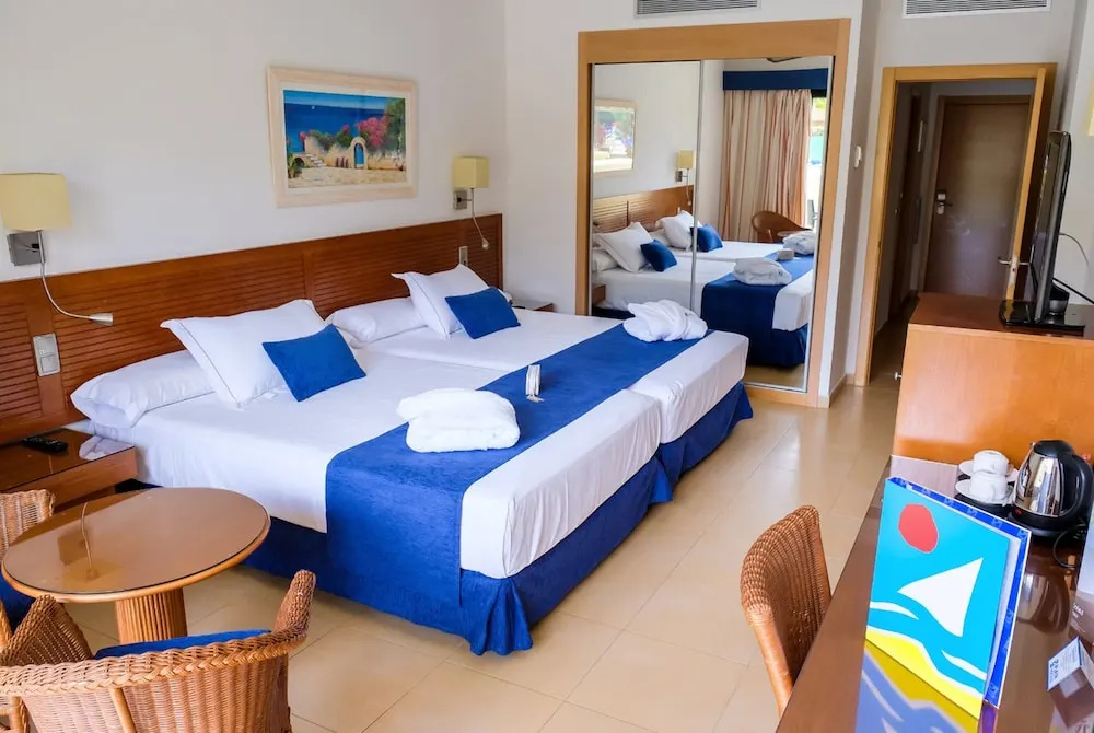 Superior Double room (full double bed)