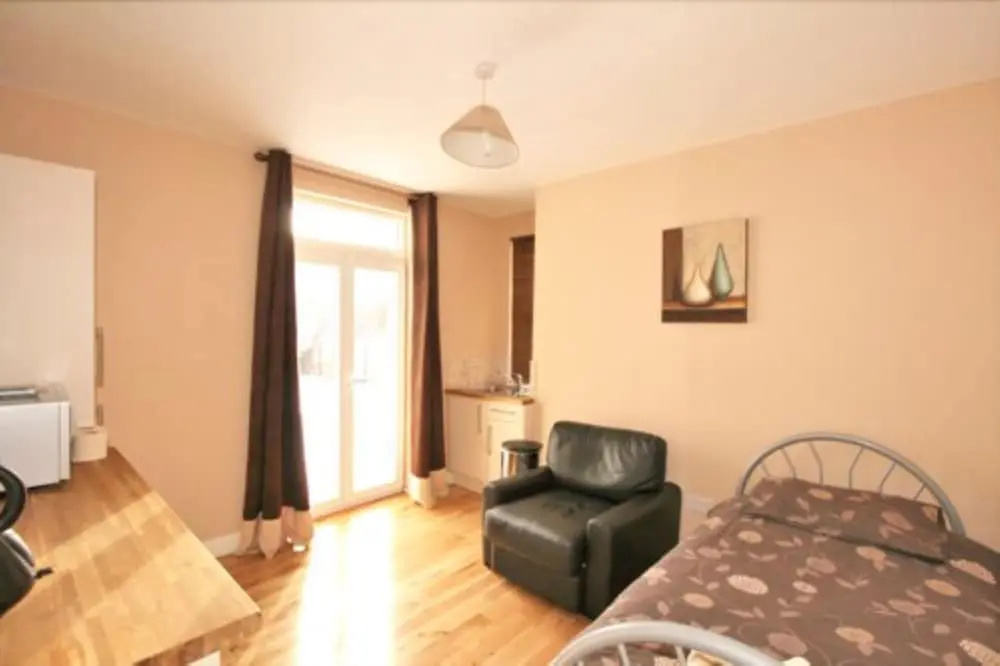 Central Studios Gloucester Road by Rooms Booked - Free Parking - Chambres