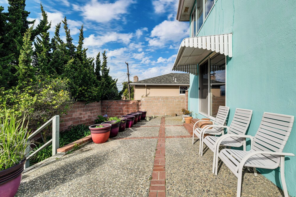 Casa Luna - Mtn Views in South San Francisco!