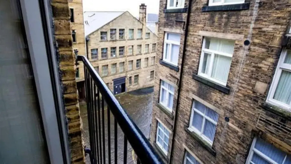 Stayzo Modern Studio Apartment 1 in Bradford City