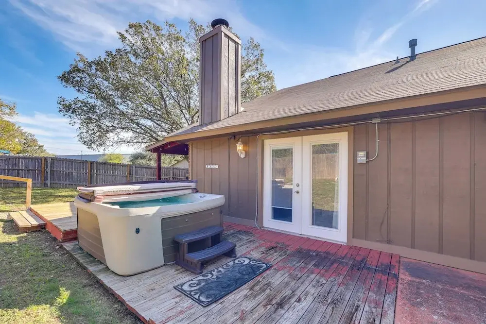Private Pool & Hot Tub: Dog-friendly Live Oak Home