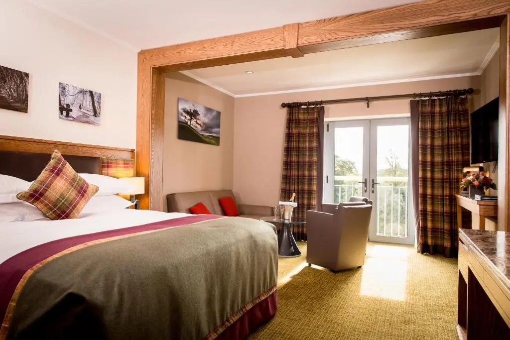 Deluxe Double room (full double bed)