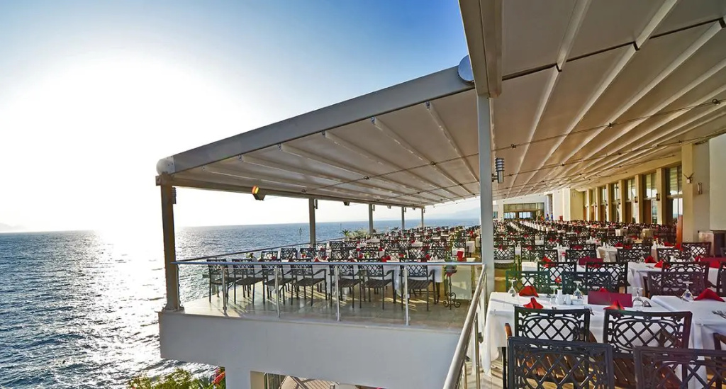 Beach & Waterfront