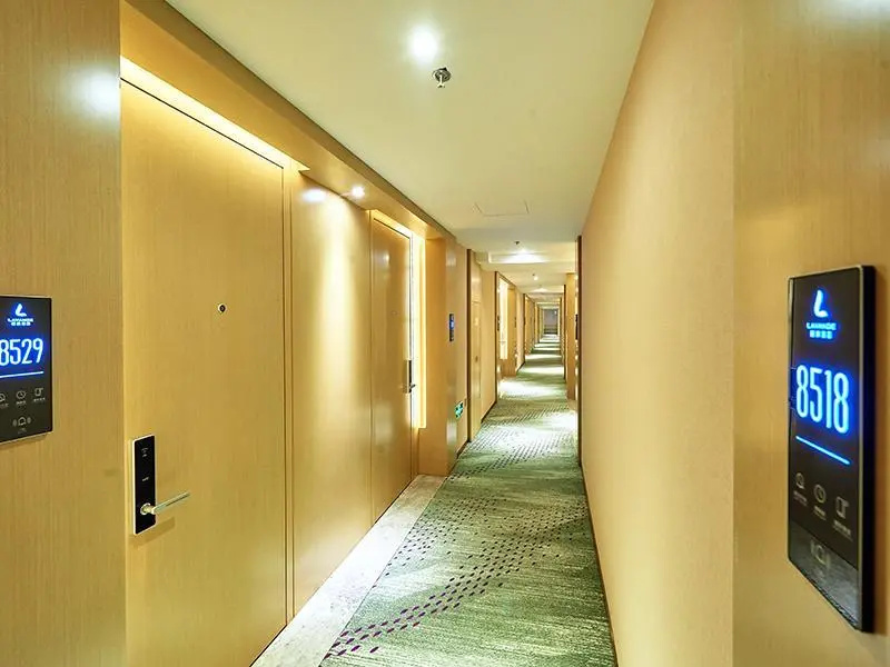 Lobby & Reception