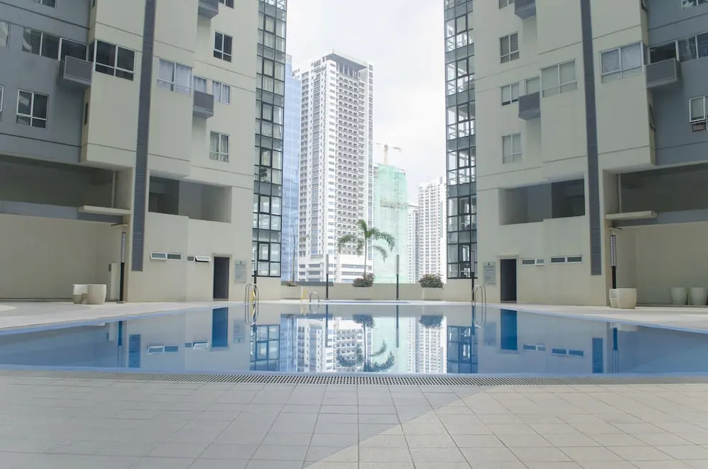 Decorated Duplex Apartment @ BGC