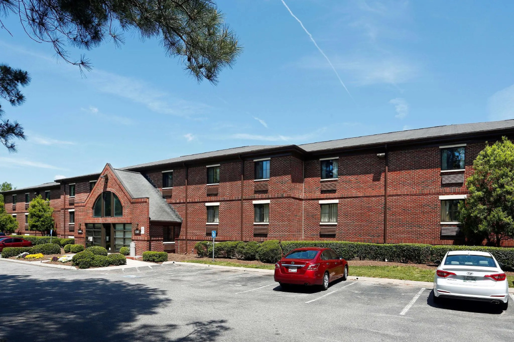 Suburban Studios Cary – RDU Airport