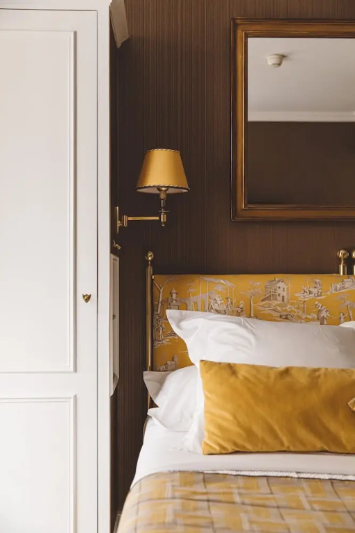 Comfort room