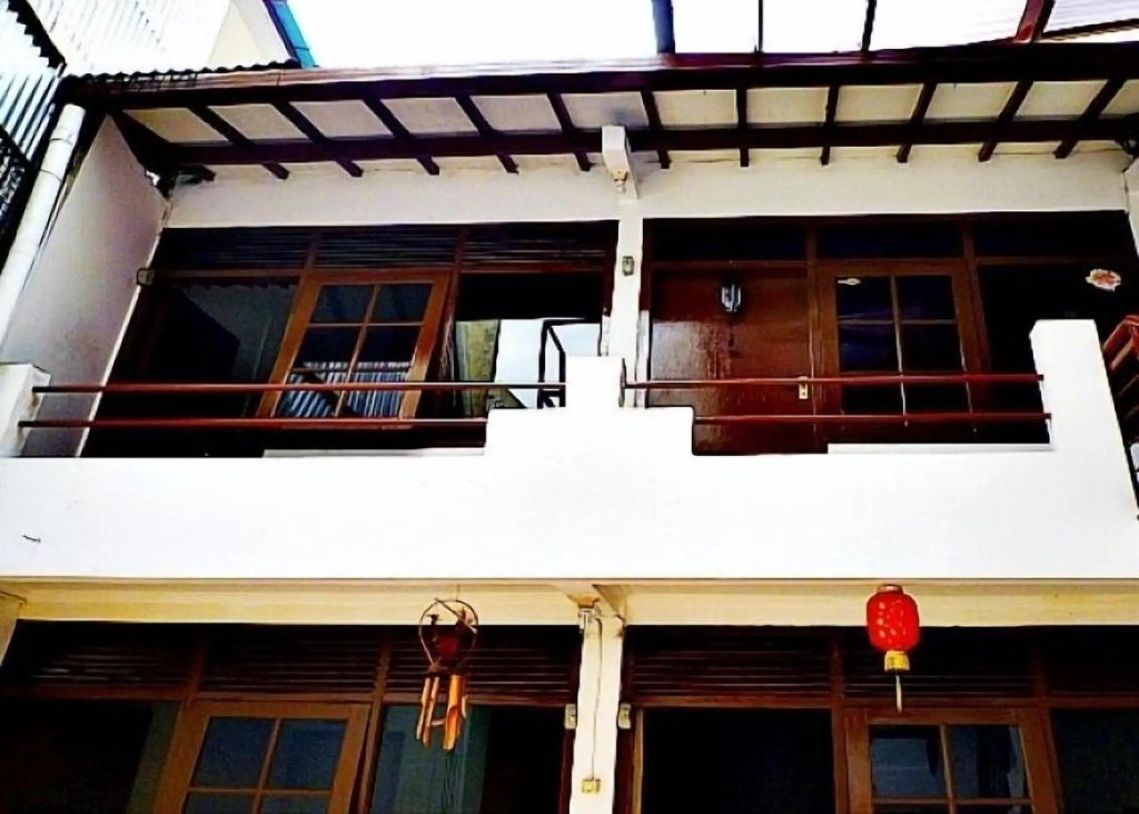 De Sun Pasteur Guest House by HouseinBandung
