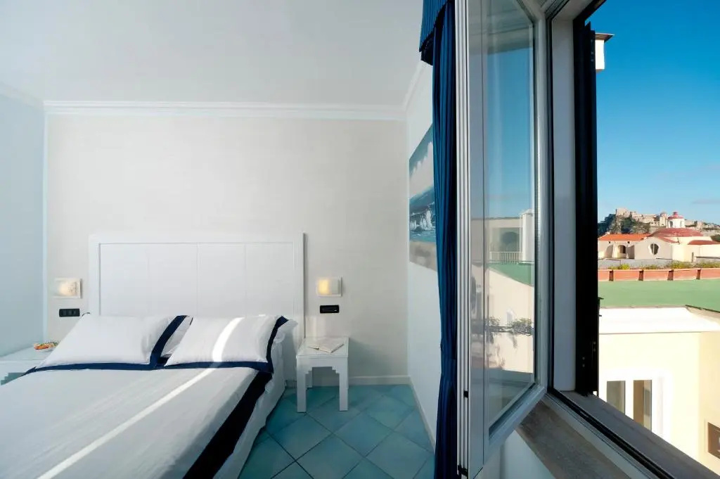 Superior Double room with sea view (full double bed)